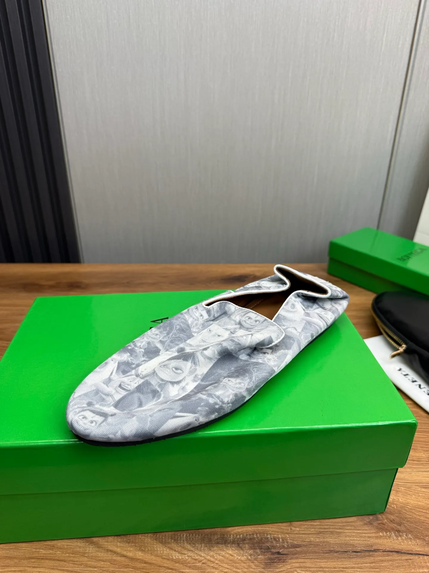 Men's shoes 💰460💰 BV - popular wallet shoes 👟 Casual, fashionable and comfortable 🔗 Good partner for travel ✅ Imported Nezha series printed fabric + imported cowhide. Original rubber outsole, available all year round 👏 Size: 38-45 (38.45 custom-made, non-refundable)